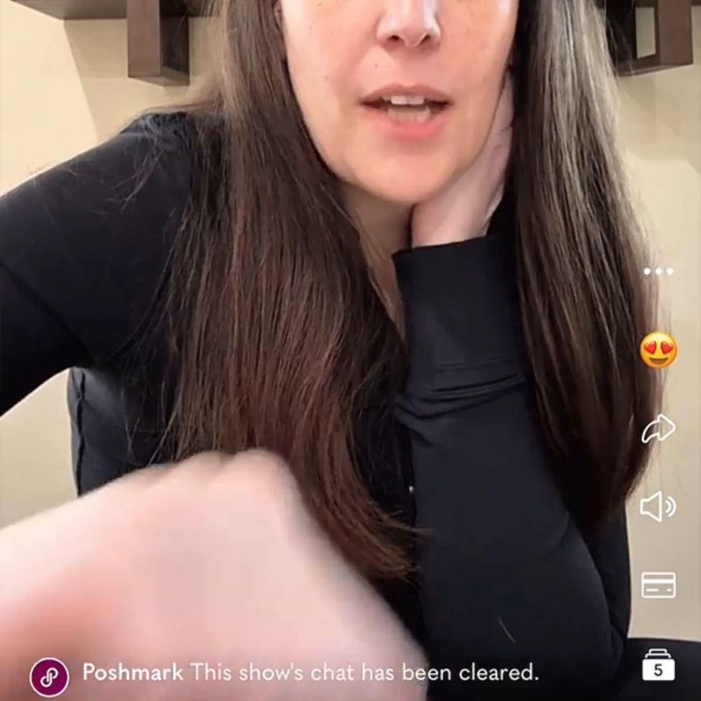 Nicole State Deletes Comments and Blocks Buyers Who Ask Questions - Picture 4 of 10
